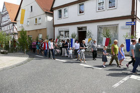 Fronleichnamsprozession durch die Straßen von Naumburg (Foto: Karl-Franz Thiede)